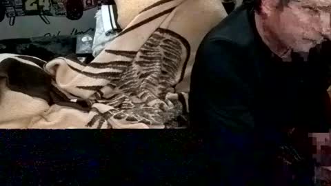 Snapshot of knock2wice1975 chatting on 01-03-25, 04:11 knock2wice1975 online show from 01-03-25, 04:11