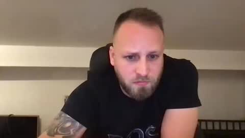 Snapshot of kobasic chatting on 12-22-24, 12:39 hugo online show from 12-22-24, 12:39