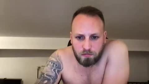 Snapshot of kobasic chatting on 12-25-24, 02:35 hugo online show from 12-25-24, 02:35