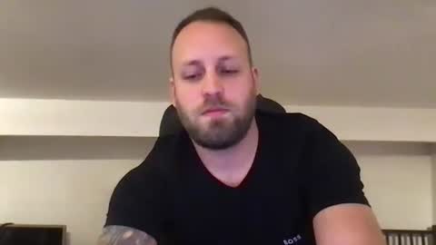 Snapshot of kobasic chatting on 02-19-25, 07:16 hugo online show from 02-19-25, 07:16