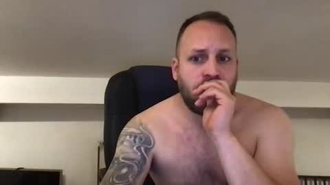 Snapshot of kobasic chatting on 02-20-25, 01:57 hugo online show from 02-20-25, 01:57