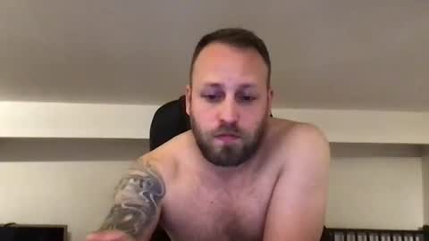 Snapshot of kobasic chatting on 02-23-25, 01:02 hugo online show from 02-23-25, 01:02