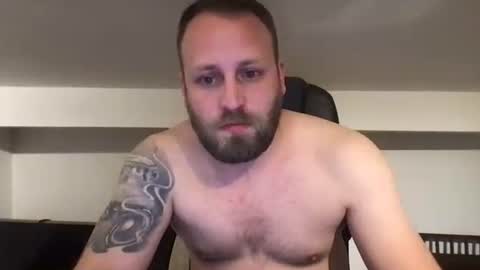 Snapshot of kobasic chatting on 03-03-25, 07:06 hugo online show from 03-03-25, 07:06