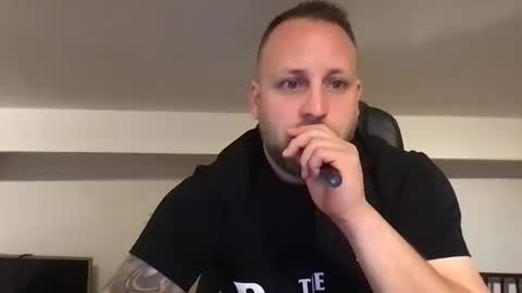 Snapshot of kobasic chatting on 03-09-25, 03:22 hugo online show from 03-09-25, 03:22