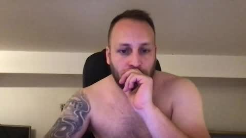 Snapshot of kobasic chatting on 10-05-25, 01:59 hugo online show from 10-05-25, 01:59