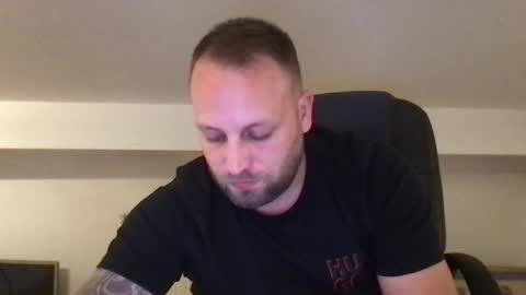 Snapshot of kobasic chatting on 10-13-25, 11:16 hugo online show from 10-13-25, 11:16