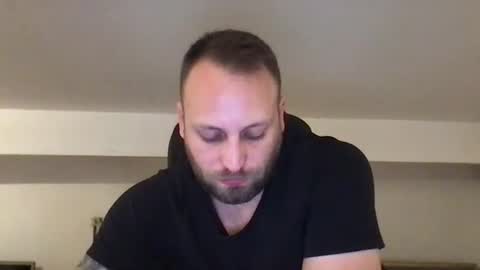 Snapshot of kobasic chatting on 11-01-25, 01:29 hugo online show from 11-01-25, 01:29