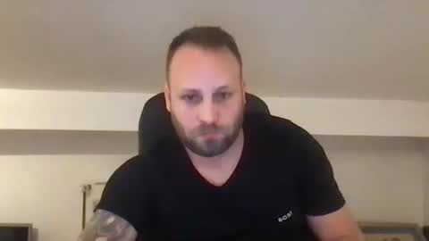 Snapshot of kobasic chatting on 11-01-25, 10:01 hugo online show from 11-01-25, 10:01