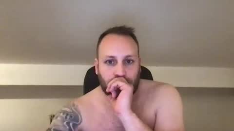 Snapshot of kobasic chatting on 11-05-25, 01:05 hugo online show from 11-05-25, 01:05