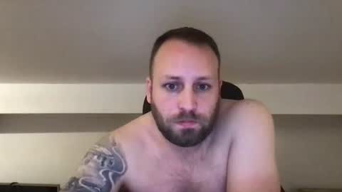 Snapshot of kobasic chatting on 11-06-25, 01:28 hugo online show from 11-06-25, 01:28