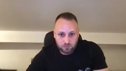 Snapshot of kobasic chatting on 11-08-25, 04:01 hugo online show from 11-08-25, 04:01