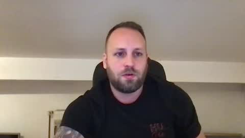 Snapshot of kobasic chatting on 11-16-25, 02:39 hugo online show from 11-16-25, 02:39