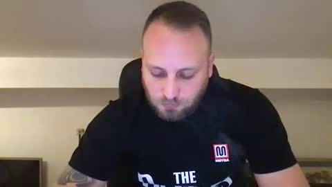 Snapshot of kobasic chatting on 11-29-25, 02:58 hugo online show from 11-29-25, 02:58