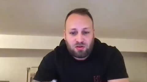 Snapshot of kobasic chatting on 11-30-25, 10:03 hugo online show from 11-30-25, 10:03