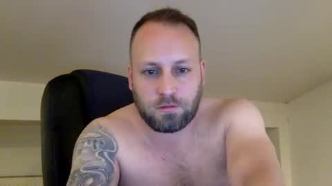 Snapshot of kobasic chatting on 12-14-25, 02:06 hugo online show from 12-14-25, 02:06