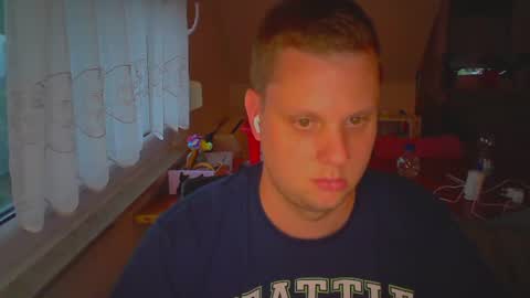 kojle95 online show from 08-08-26, 06:54