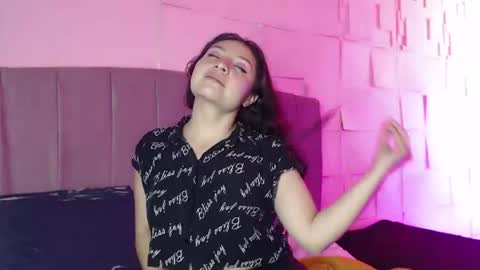Snapshot of koko15_ chatting on 06-09-26, 01:56 Koko online show from 06-09-26, 01:56
