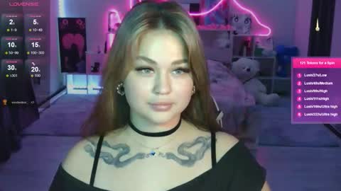 Mia online show from 11-08-25, 03:12