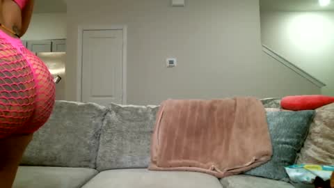 Snapshot of kokokwinn chatting on 02-05-25, 05:41 Koko Kwinn online show from 02-05-25, 05:41