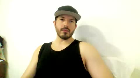 Snapshot of kolombianox chatting on 10-31-25, 05:52 kolombianox online show from 10-31-25, 05:52