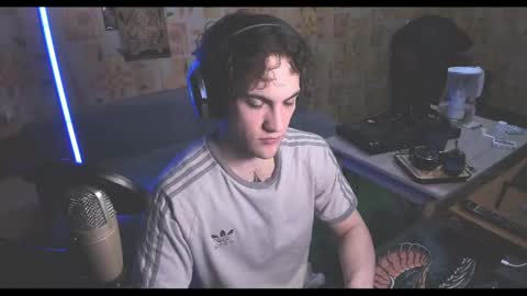 Snapshot of kolyakayne chatting on 04-24-26, 06:27 Kolya Kayne online show from 04-24-26, 06:27