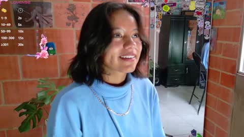 Snapshot of komatsu_ chatting on 03-05-25, 08:10 Komatsu Lilith online show from 03-05-25, 08:10