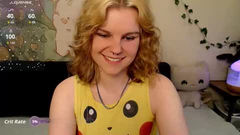 Snapshot of komorebbi chatting on 04-27-26, 11:03 Marta online show from 04-27-26, 11:03