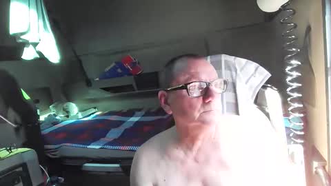 Bogdan online show from 04-25-26, 01:41