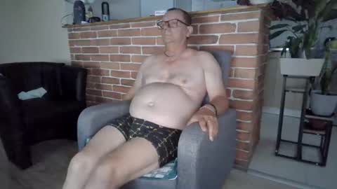 Snapshot of komputer123456789 chatting on 07-21-26, 06:54 Bogdan online show from 07-21-26, 06:54