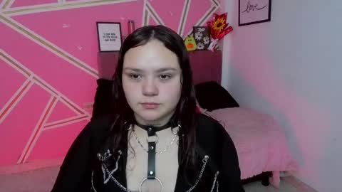 Snapshot of koning_moretti chatting on 05-22-26, 03:02 camila online show from 05-22-26, 03:02