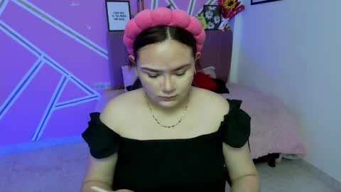 Snapshot of koning_moretti chatting on 06-01-26, 05:20 camila online show from 06-01-26, 05:20