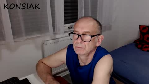 Komsiak online show from 10-19-25, 07:36