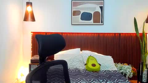 Kora Shadow online show from 12-18-25, 07:09