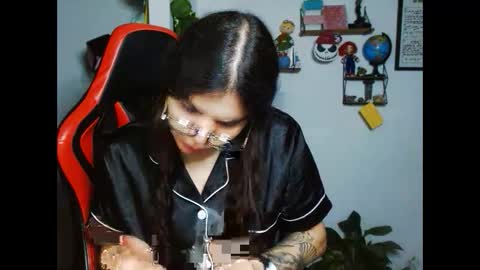 Karoll online show from 02-16-25, 01:47