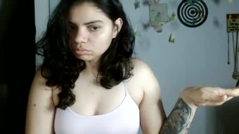 Snapshot of koranikky08 chatting on 03-18-26, 01:53 Karoll online show from 03-18-26, 01:53