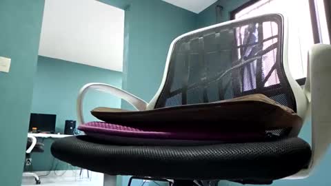 Koto Bombon online show from 05-18-26, 08:14
