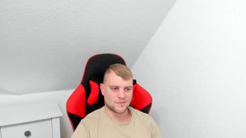 Snapshot of kozik1992 chatting on 12-02-24, 11:18 Bartek online show from 12-02-24, 11:18