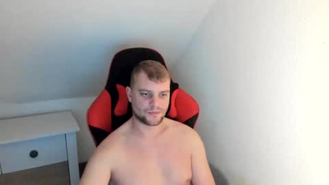 Snapshot of kozik1992 chatting on 12-07-24, 02:42 Bartek online show from 12-07-24, 02:42