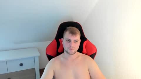 Snapshot of kozik1992 chatting on 12-14-24, 01:49 Bartek online show from 12-14-24, 01:49