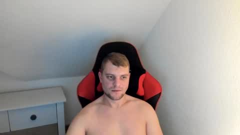 Snapshot of kozik1992 chatting on 12-16-24, 04:34 Bartek online show from 12-16-24, 04:34