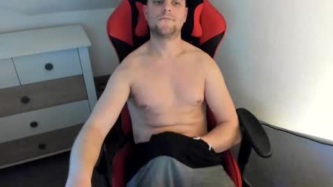 Snapshot of kozik1992 chatting on 12-16-24, 07:48 Bartek online show from 12-16-24, 07:48