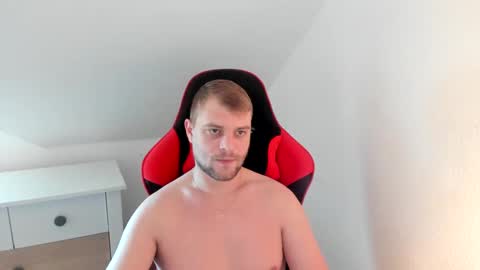 Snapshot of kozik1992 chatting on 12-26-24, 09:44 Bartek online show from 12-26-24, 09:44