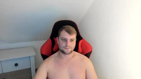 Snapshot of kozik1992 chatting on 01-05-25, 03:43 Bartek online show from 01-05-25, 03:43