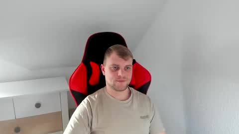 Snapshot of kozik1992 chatting on 02-04-25, 02:21 Bartek online show from 02-04-25, 02:21