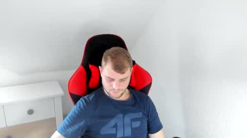 Snapshot of kozik1992 chatting on 02-08-25, 07:59 Bartek online show from 02-08-25, 07:59