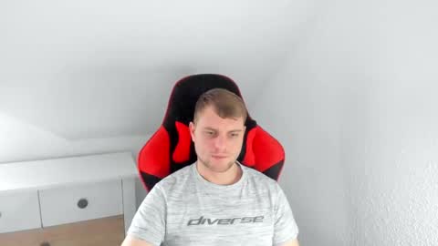 Snapshot of kozik1992 chatting on 02-16-25, 03:38 Bartek online show from 02-16-25, 03:38