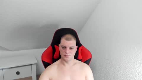 Snapshot of kozik1992 chatting on 02-22-25, 05:34 Bartek online show from 02-22-25, 05:34