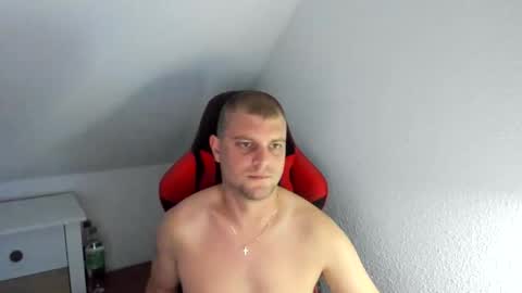 Snapshot of kozik1992 chatting on 10-12-25, 04:50 Bartek online show from 10-12-25, 04:50