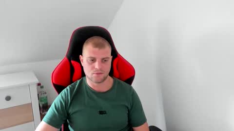 Snapshot of kozik1992 chatting on 10-13-25, 10:04 Bartek online show from 10-13-25, 10:04