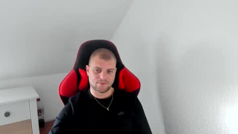 Snapshot of kozik1992 chatting on 10-18-25, 10:27 Bartek online show from 10-18-25, 10:27